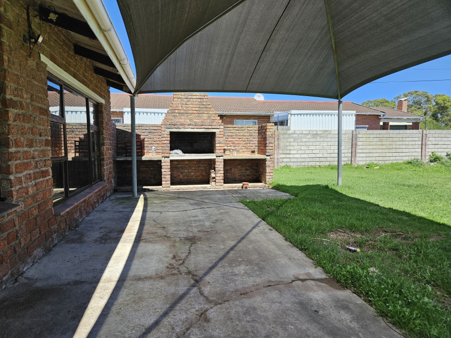 4 Bedroom Property for Sale in Kabega Park Eastern Cape